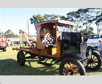 1st scssts classic truck show 190